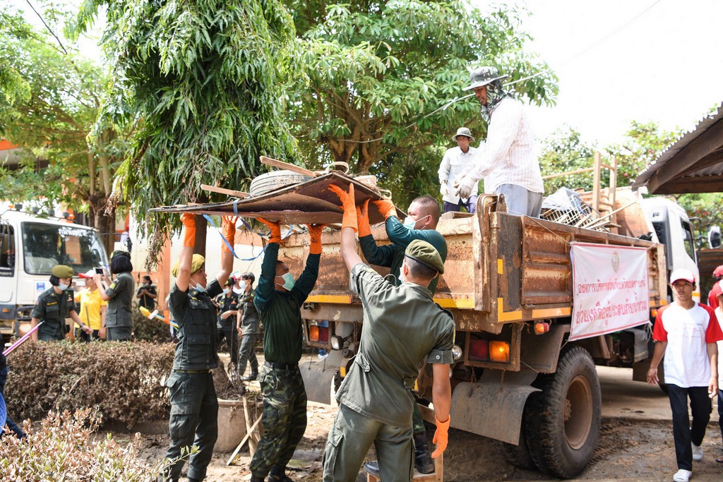 “กองทุนฮอนด้าเคียงข้างไทย” สานต่อความช่วยเหลือผู้ประสบอุทกภัยจังหวัดอุบลฯ