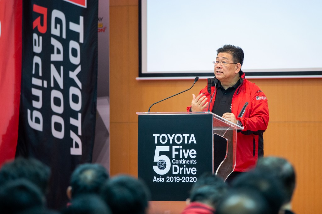 ฉลองความสำเร็จกับโตโยต้าตะลุยเส้นทาง 5 ทวีป