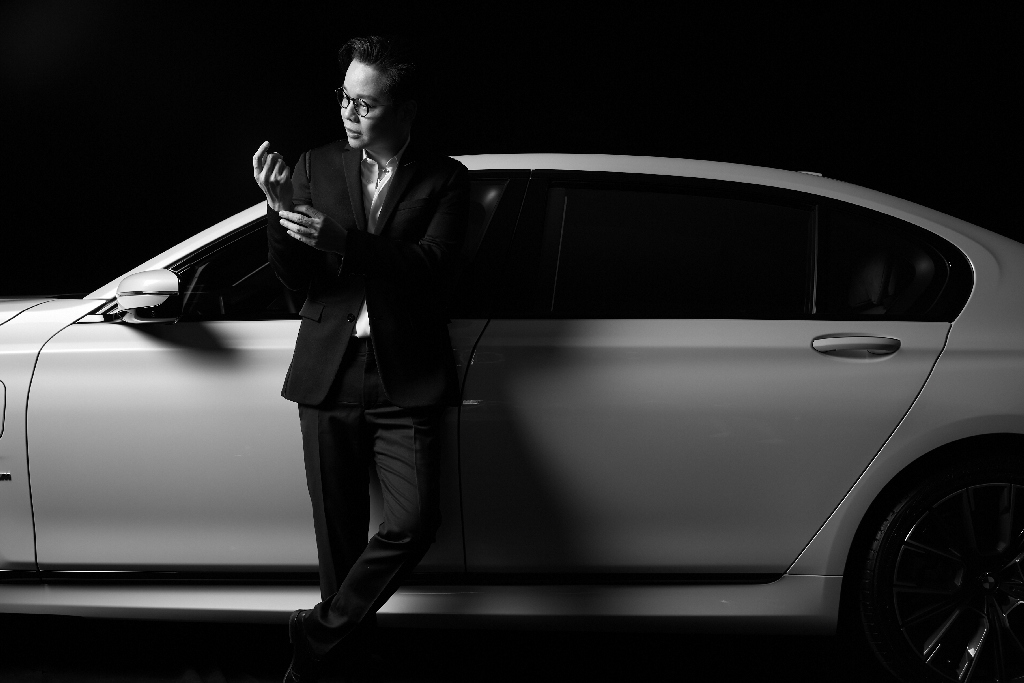 BMW EXPERIENCE THE 7