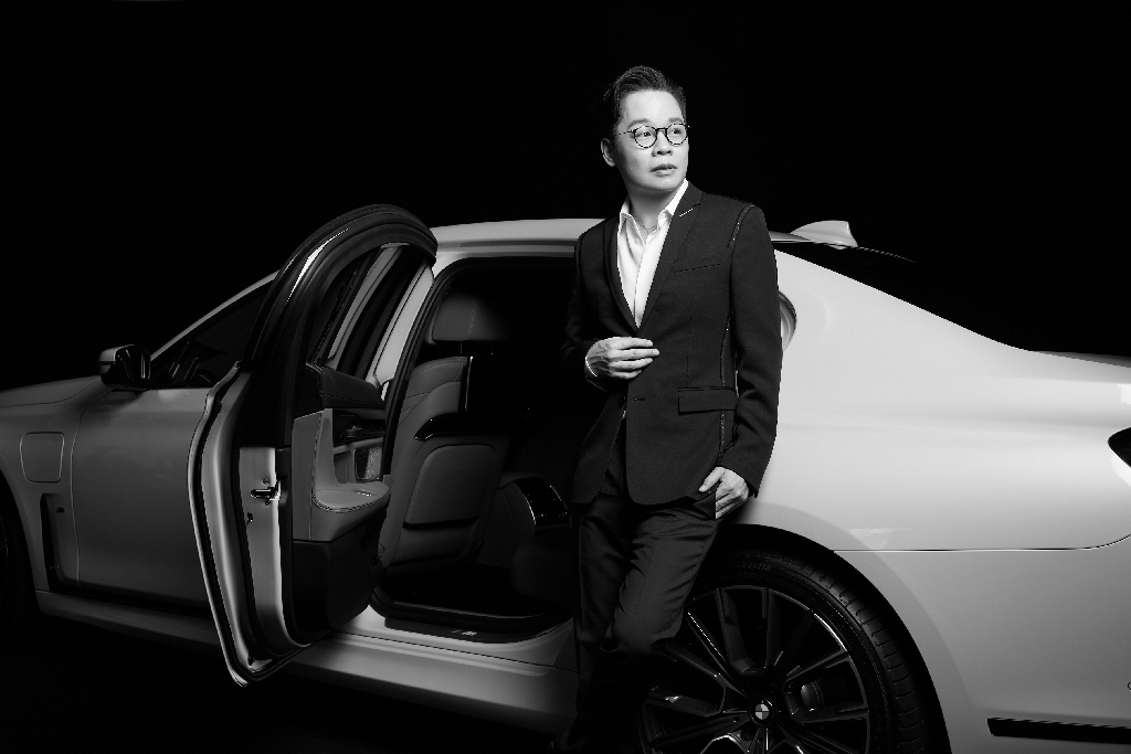 BMW EXPERIENCE THE 7