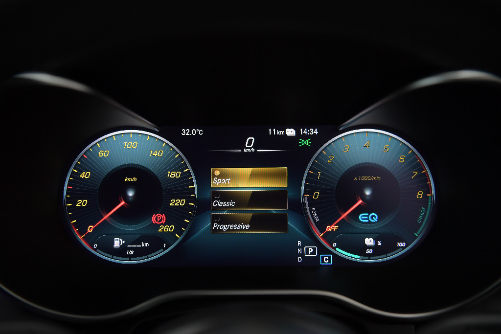 Mercedes-Benz C 300 e AMG Sport