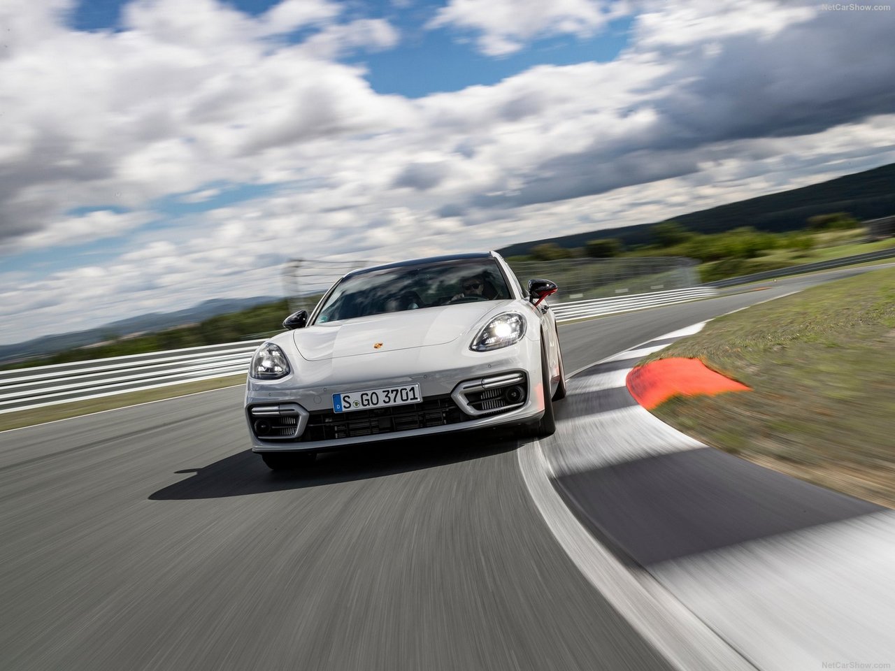 Porsche Panamera GTS Sport Turismo