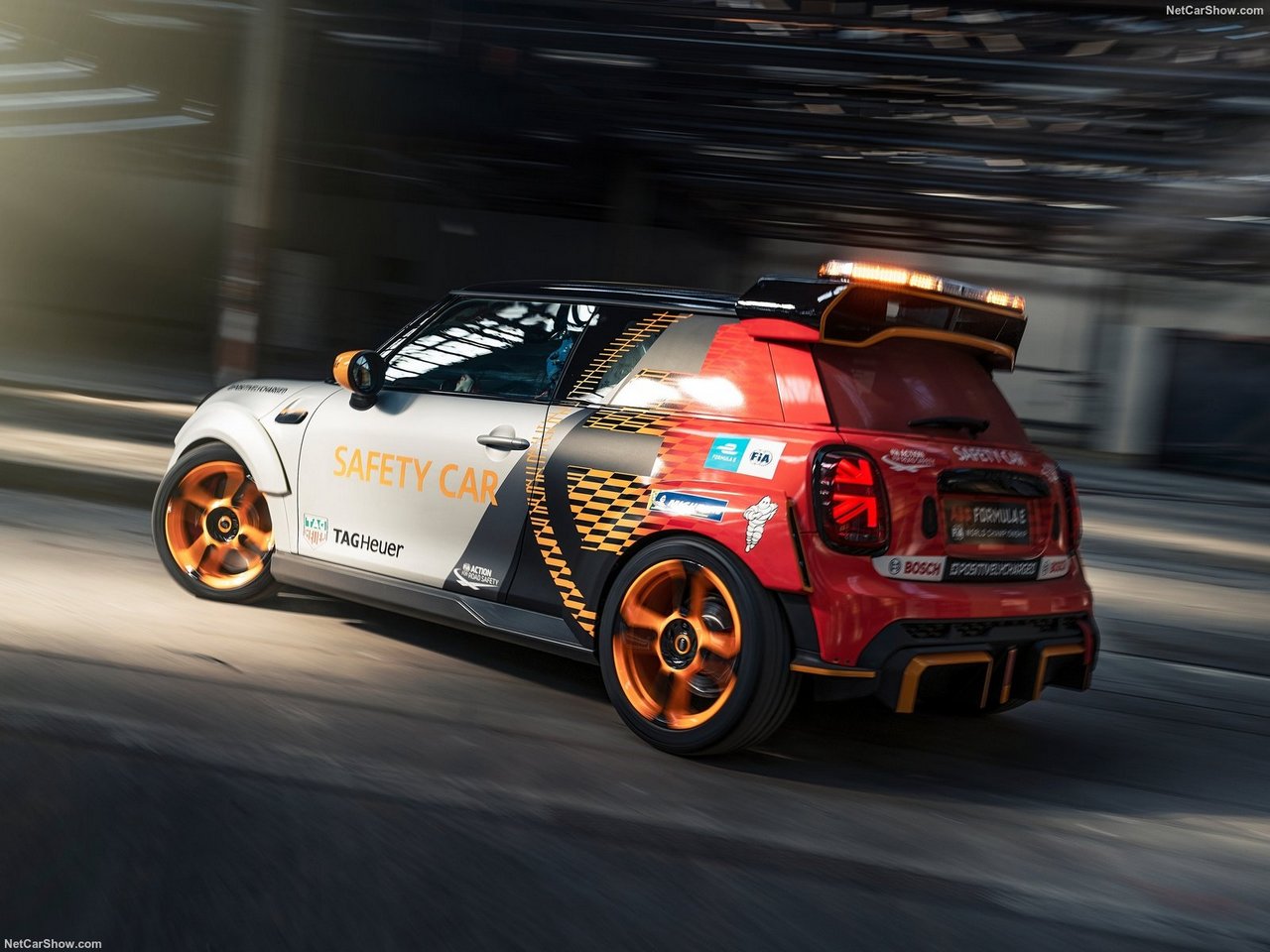 MINI Electric Pacesetter