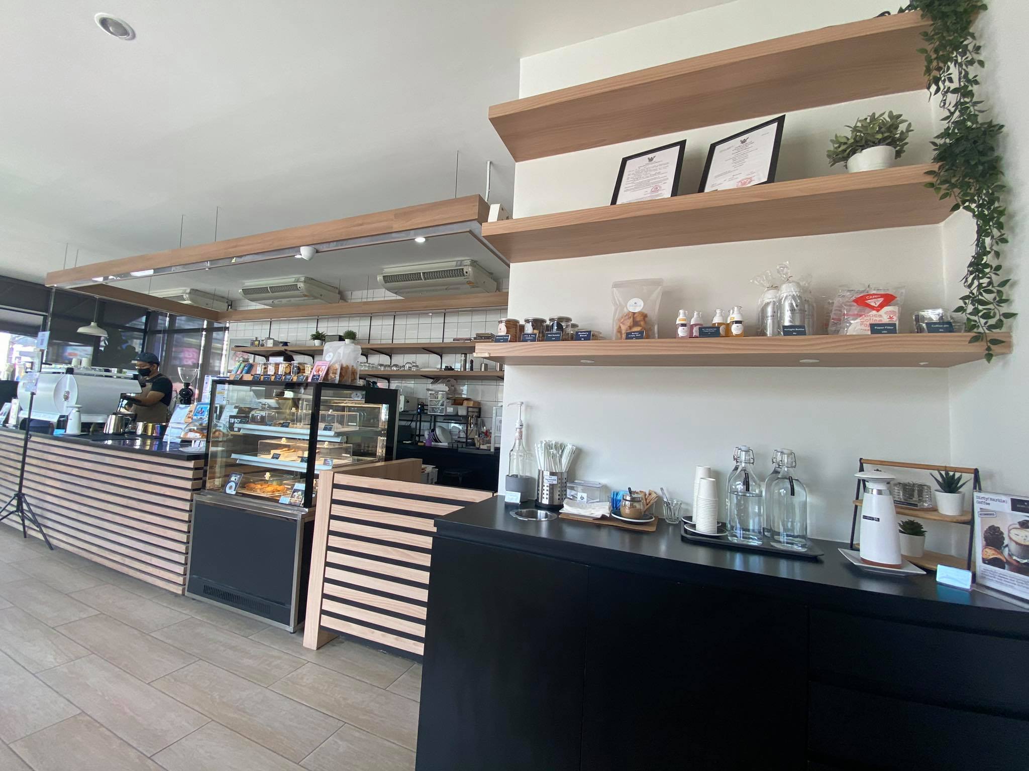 "Barrister Coffee Specialist" คาเฟ่น่ารักย่านพระราม5 นนทบุรี