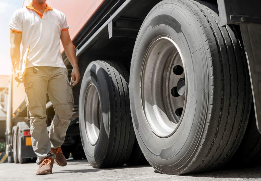 เดินรอบรถ