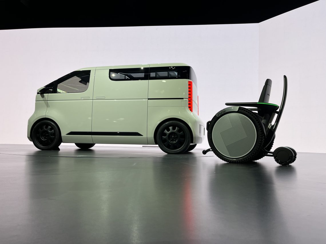 Toyota KAYOIBAKO Japan Mobility Show 2023