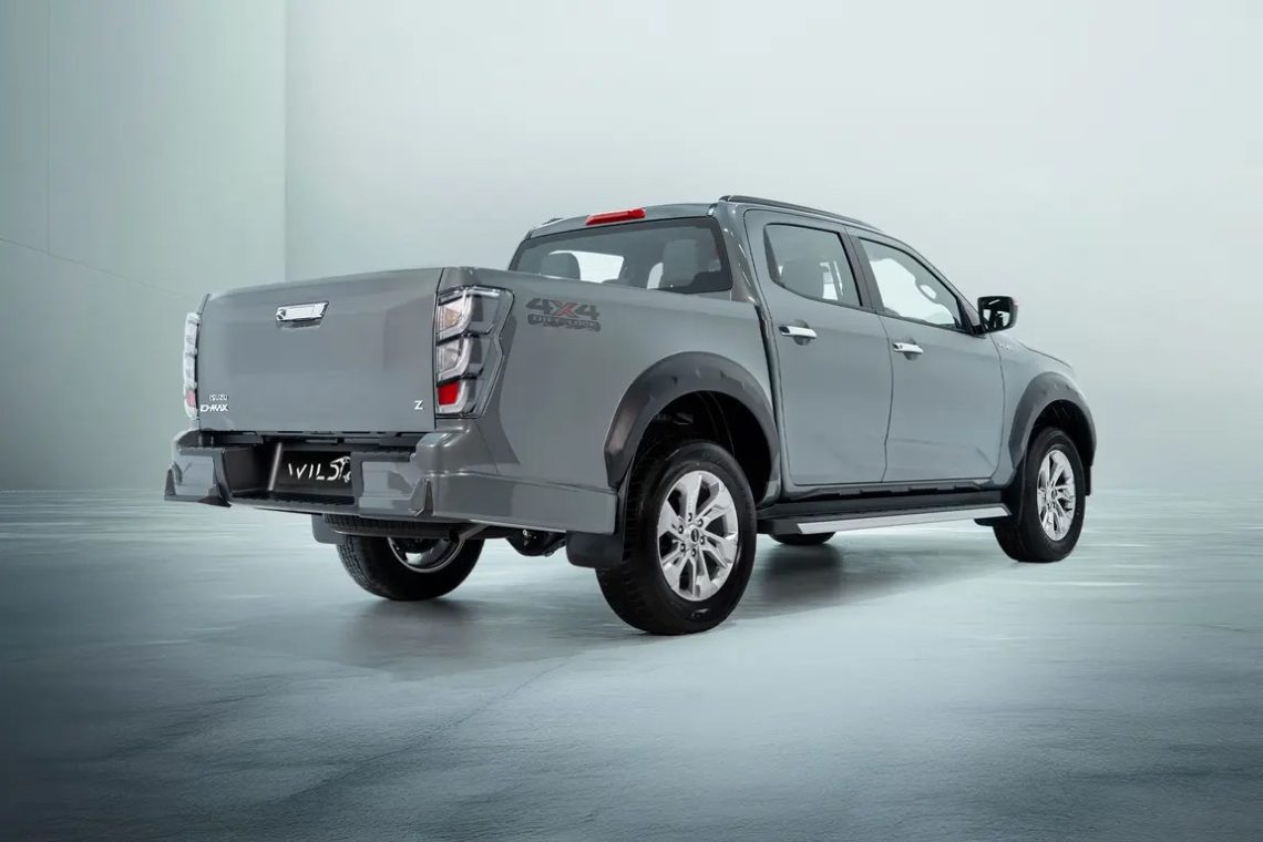อีซูซุ ขยายไลน์อัพเอาใจสายลุย เพิ่มเครื่องยนต์ 2.2 Ddi MAXFORCE ใน New! ISUZU V-CROSS 4x4 “THE ONE & ONLY” และ MU-X “THE NEXT PEAK” 4WD