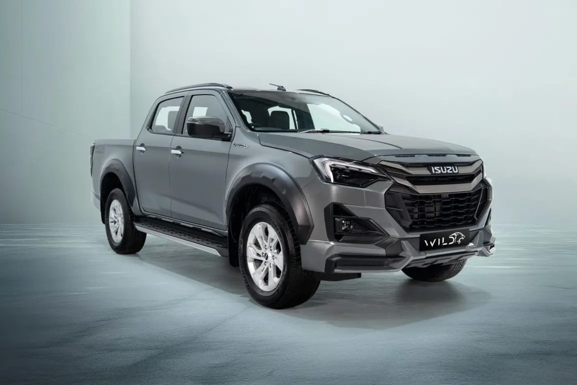 อีซูซุ ขยายไลน์อัพเอาใจสายลุย เพิ่มเครื่องยนต์ 2.2 Ddi MAXFORCE ใน New! ISUZU V-CROSS 4x4 “THE ONE & ONLY” และ MU-X “THE NEXT PEAK” 4WD